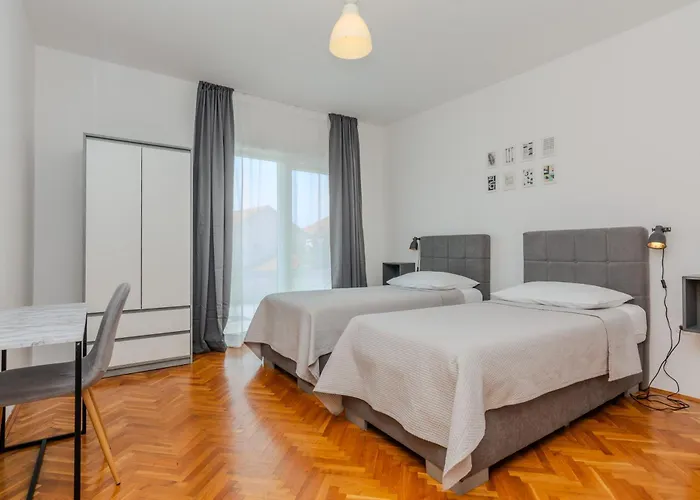 דירה Royal Choice With Pool זאדאר