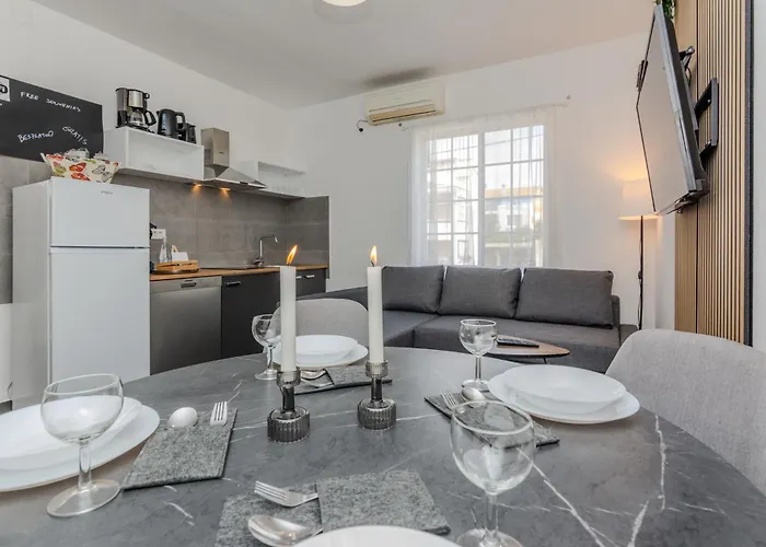 Royal Choice With Pool דירה *