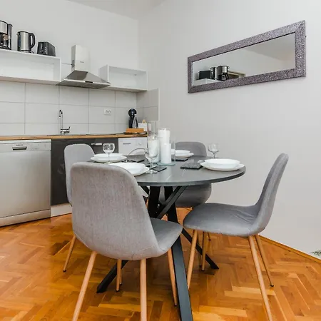 Royal Choice With Pool Appartement