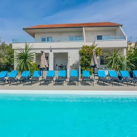 Royal Choice With Pool Apartment Zadar