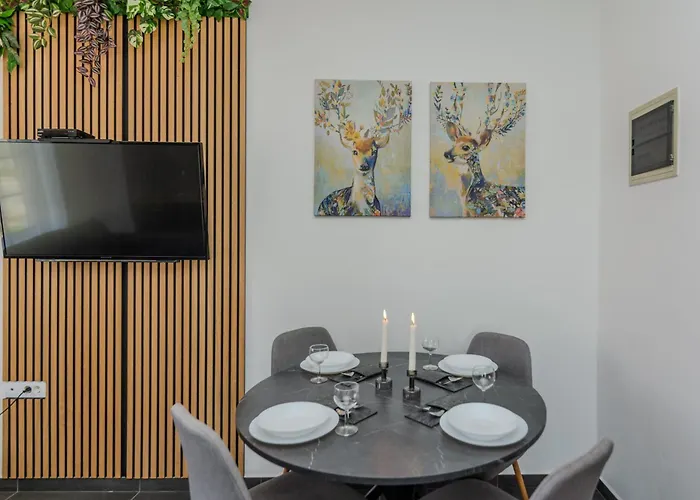 Royal Choice With Pool 扎达尔